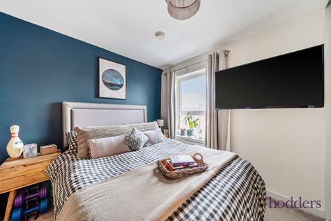 2 bedroom apartment for sale, Harrow Close, Addlestone, Surrey, KT15