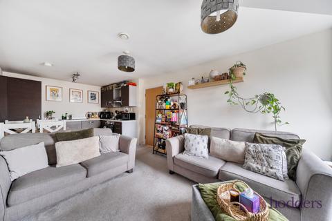 2 bedroom apartment for sale, Harrow Close, Addlestone, Surrey, KT15