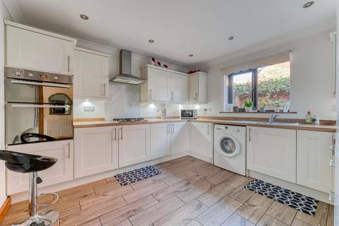 2 bedroom detached bungalow for sale, Sheldrick Place, Dereham