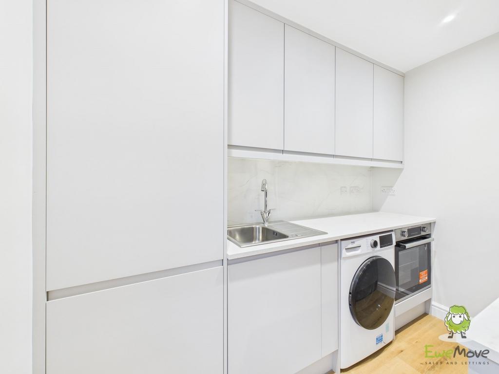 Kitchen - Ewemove Whitchurch  Nantwich Charlotte T