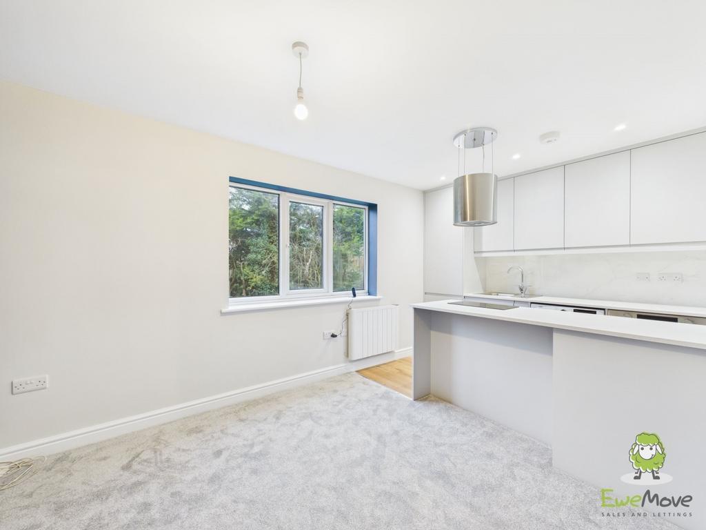 Kitchen and living space - Ewemove Whitchurch  Nan