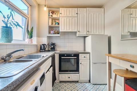 2 bedroom apartment for sale, South Norwood Hill, London