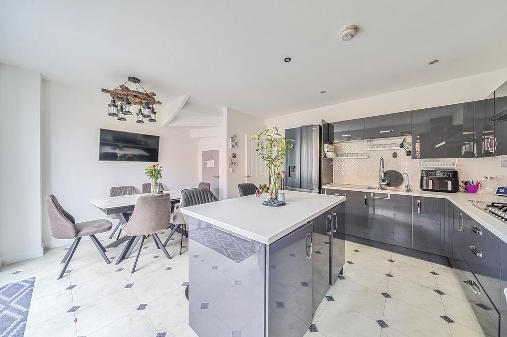 Kitchen /Dining Room