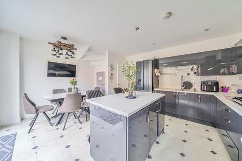 3 bedroom semi-detached house for sale, Dickens Drive, Coulsdon CR5