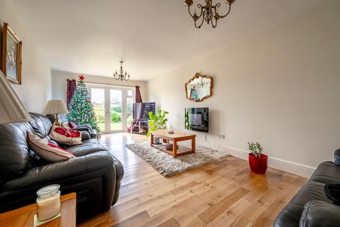 4 bedroom detached bungalow for sale, The Close, Hemsby