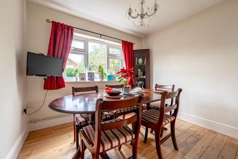 4 bedroom detached bungalow for sale, The Close, Hemsby