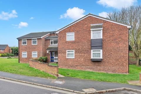 2 bedroom ground floor flat for sale, Burns Road, Royston SG8