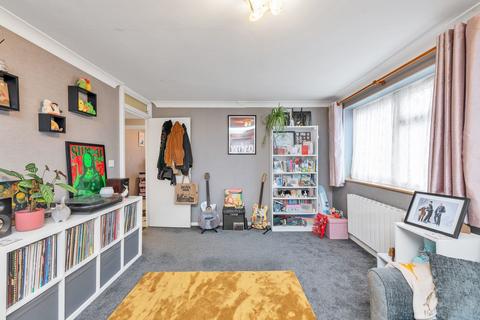 2 bedroom ground floor flat for sale, Burns Road, Royston SG8