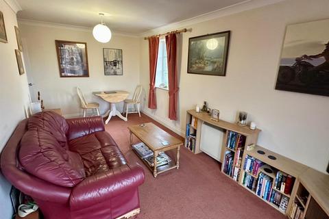 2 bedroom flat for sale, Broomfield Walk, Hereford