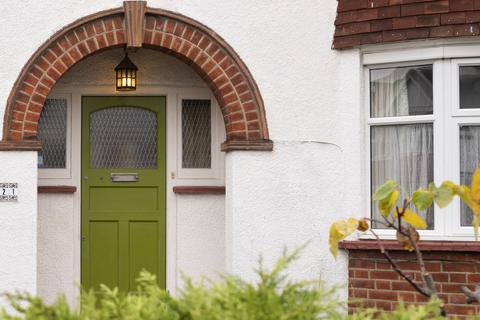 3 bedroom semi-detached house for sale, Riverside Close, Kingston upon Thames KT1