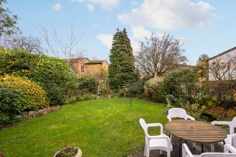 undefined, Riverside Close, Kingston upon Thames KT1