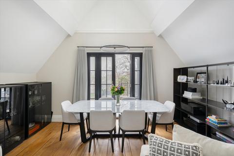 4 bedroom flat for sale, Frognal Gardens, London, NW3