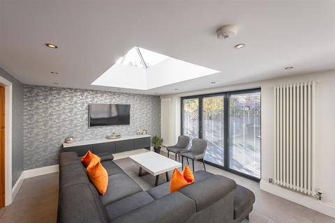 6 bedroom semi-detached house for sale, Heaton Road, Heaton, Newcastle upon Tyne