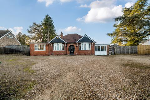 2 bedroom detached bungalow for sale - Plough Hill, Marlborough Road, Chiseldon, SN4