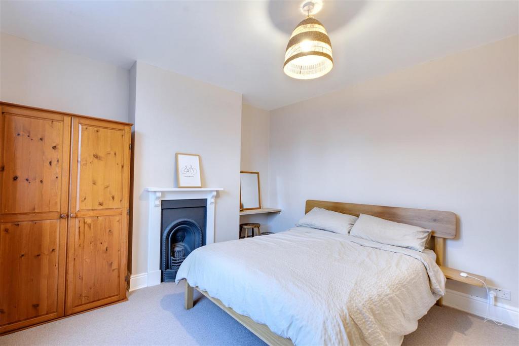 Bedroom 1 2.jpeg