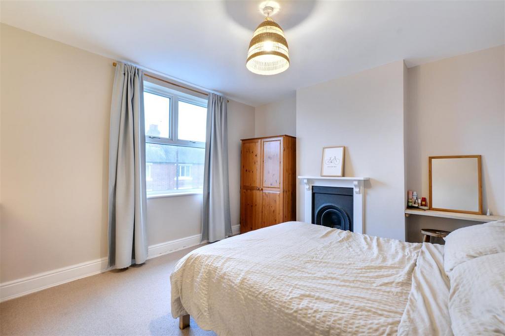 Bedroom 1 1.jpeg