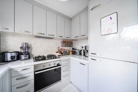3 bedroom apartment for sale, Thurlow Park Road, London