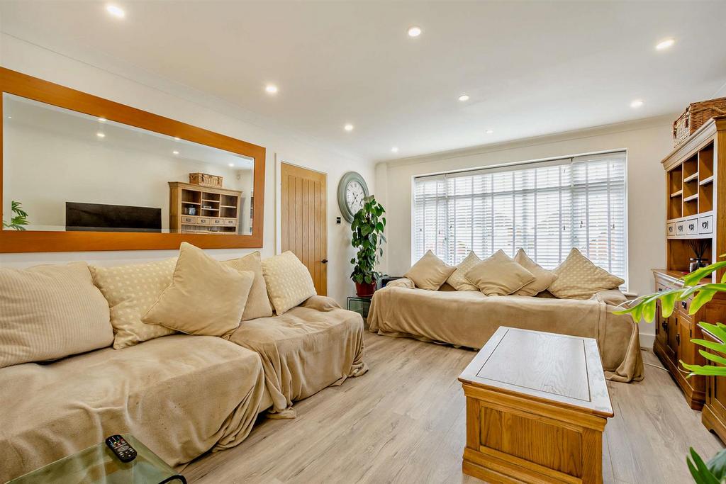 8673594-interior13-800.jpg