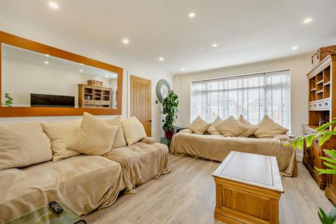 4 bedroom semi-detached house for sale, Trellyn Close, Maidstone