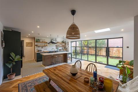 4 bedroom detached house for sale, Kingham Court, South Gosforth, Newcastle upon Tyne