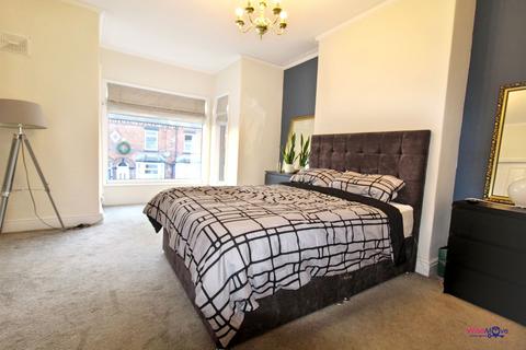 3 bedroom semi-detached house for sale, Ditchfield Road, Widnes