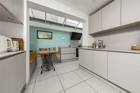 2 bedroom terraced house for sale, Orchard Road, Brentford