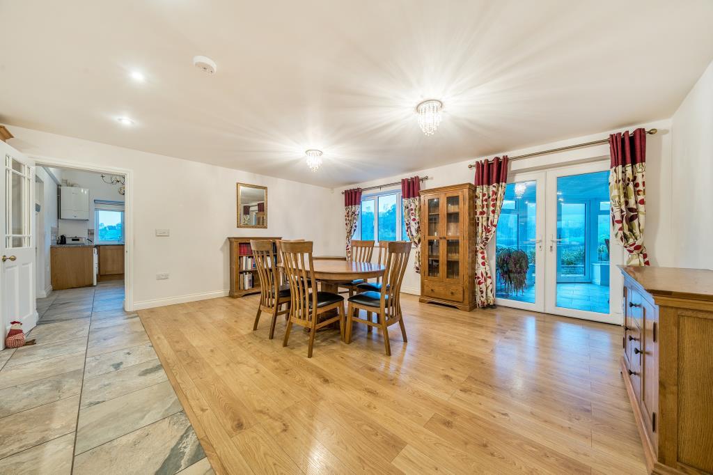 Kitchen Dining Area