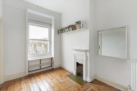 4 bedroom flat for sale, Ridgmount Gardens, London, WC1E