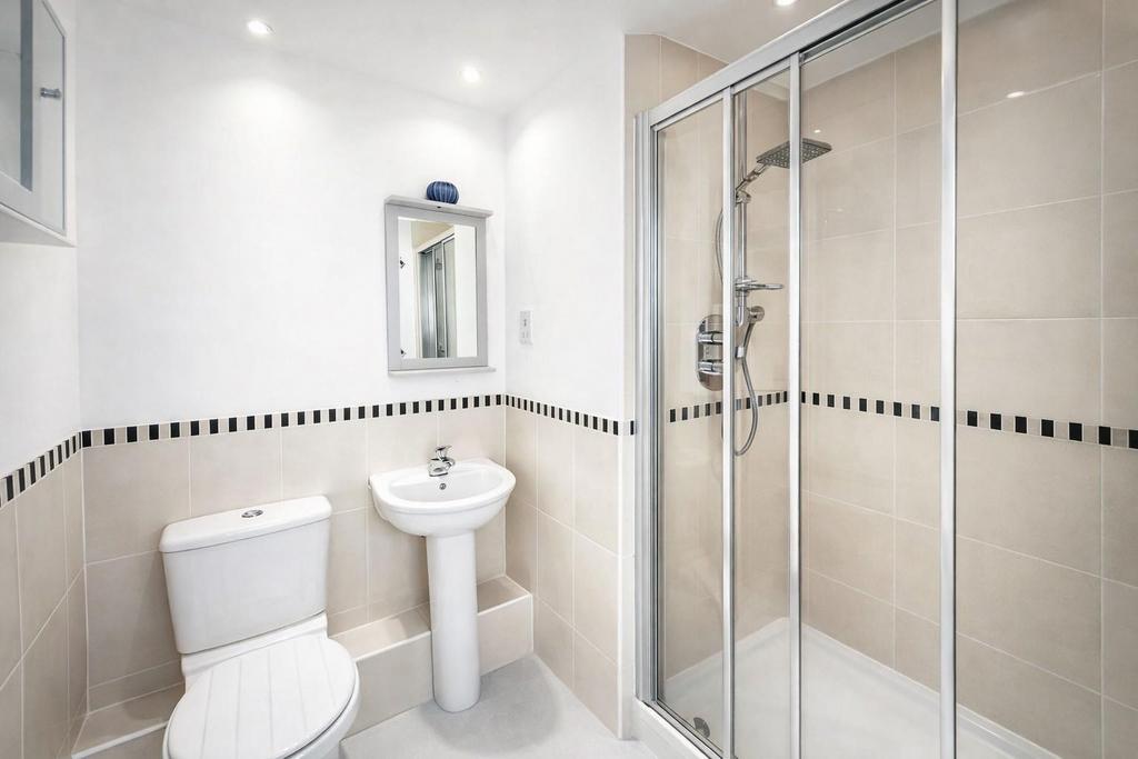 En-Suite Bathroom