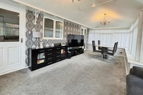 undefined, Trueman Court, Bradford BD12