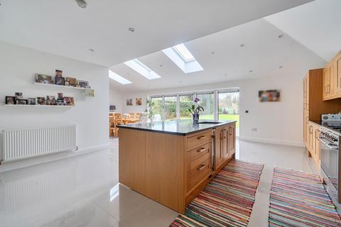 3 bedroom detached house for sale, Eglise Road, Warlingham CR6