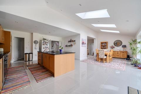 5 bedroom detached house for sale, Eglise Road, Warlingham CR6