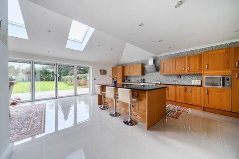 5 bedroom detached house for sale, Eglise Road, Warlingham CR6