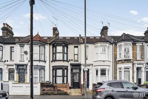 6 bedroom terraced house for sale, Warren Road, London, E10