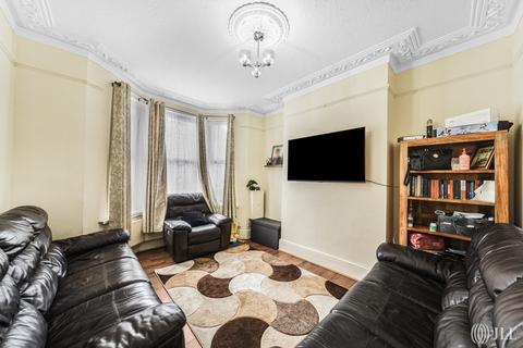 6 bedroom terraced house for sale, Warren Road, London, E10