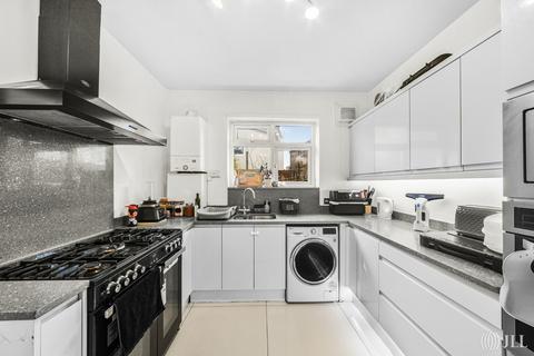 6 bedroom terraced house for sale, Warren Road, London, E10