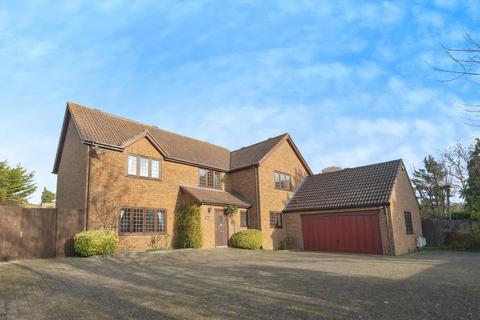 5 bedroom detached house for sale, Pescot Avenue, Kent DA3