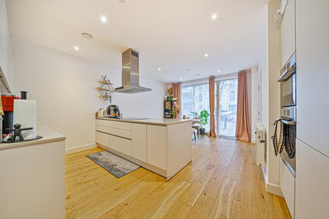 3 bedroom maisonette for sale, West Parkside, Greenwich