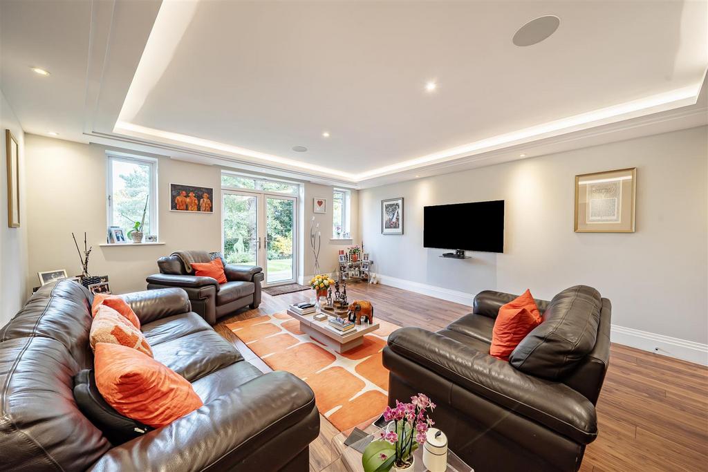 Living Room: