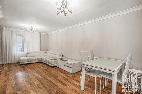 3 bedroom terraced house for sale, Lawn Farm Grove, Chadwell Heath