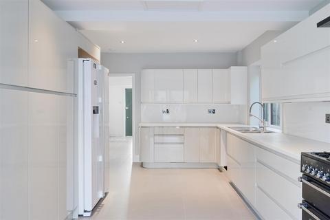 4 bedroom detached house for sale, Woodfield Hill, Coulsdon