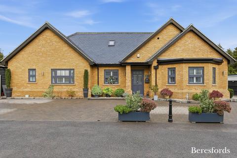 North Drive, Hutton, CM13