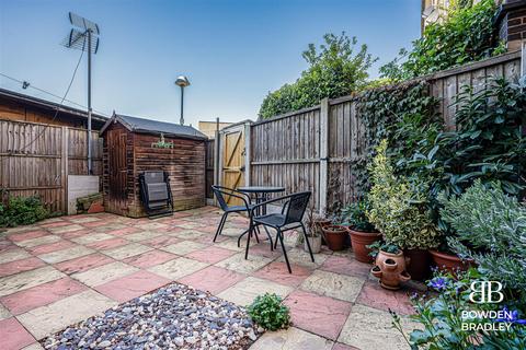 2 bedroom apartment for sale, North Birkbeck Road, Leyton