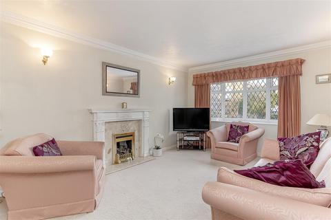 4 bedroom detached house for sale, Adel Towers Close, Leeds