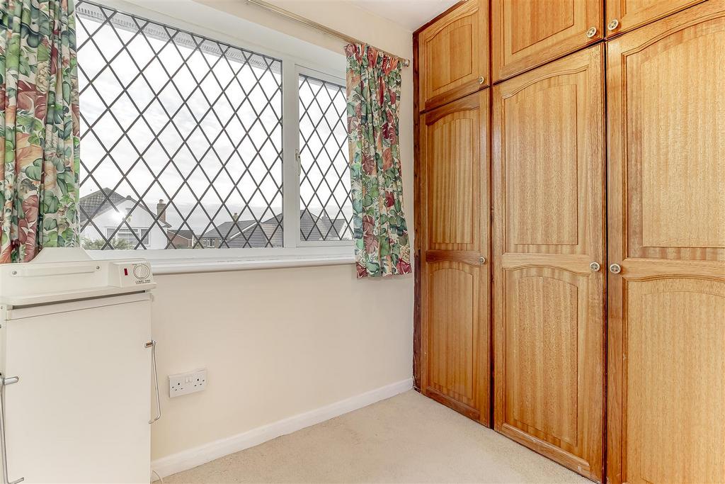 Bedroom 5.jpg