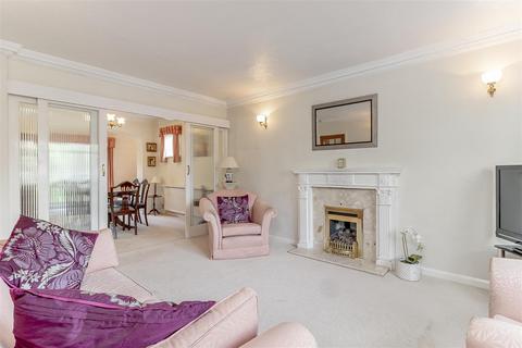 4 bedroom detached house for sale, Adel Towers Close, Leeds