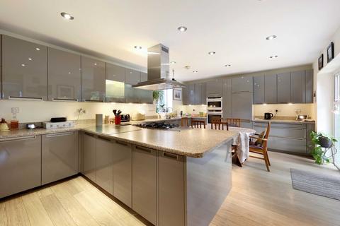 6 bedroom detached house for sale, Seeleys Close, Beaconsfield, Buckinghamshire, HP9