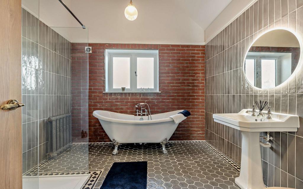 Main Bathroom