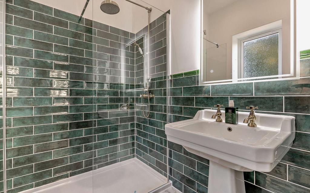 Bed 2 Ensuite