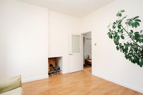 2 bedroom flat for sale, Albert Road, Stroud Green